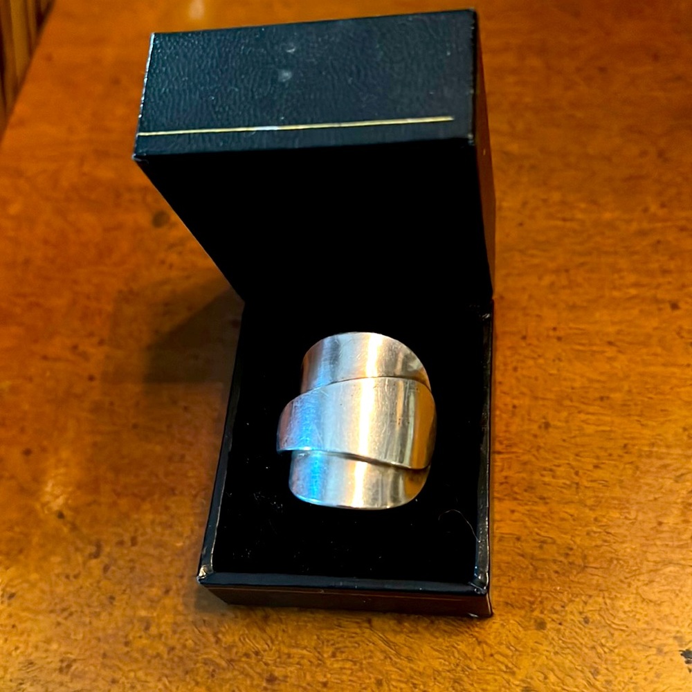 925 sterling silver Modern 1950’s one of a kinda. Men’s ring size 10 unique